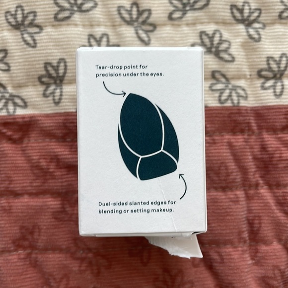 Exa Complexion Sponge - Picture 3 of 5